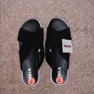 MIA Black Sandals